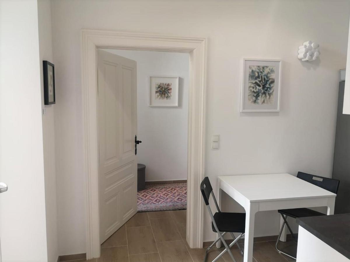 Ruhige Art-Garconniere Mit Balkon Apartment Vienna Exterior photo